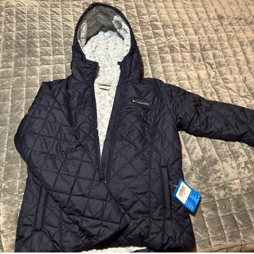 Columbia NWT Women’s Navy Quilted Puffer Jacket